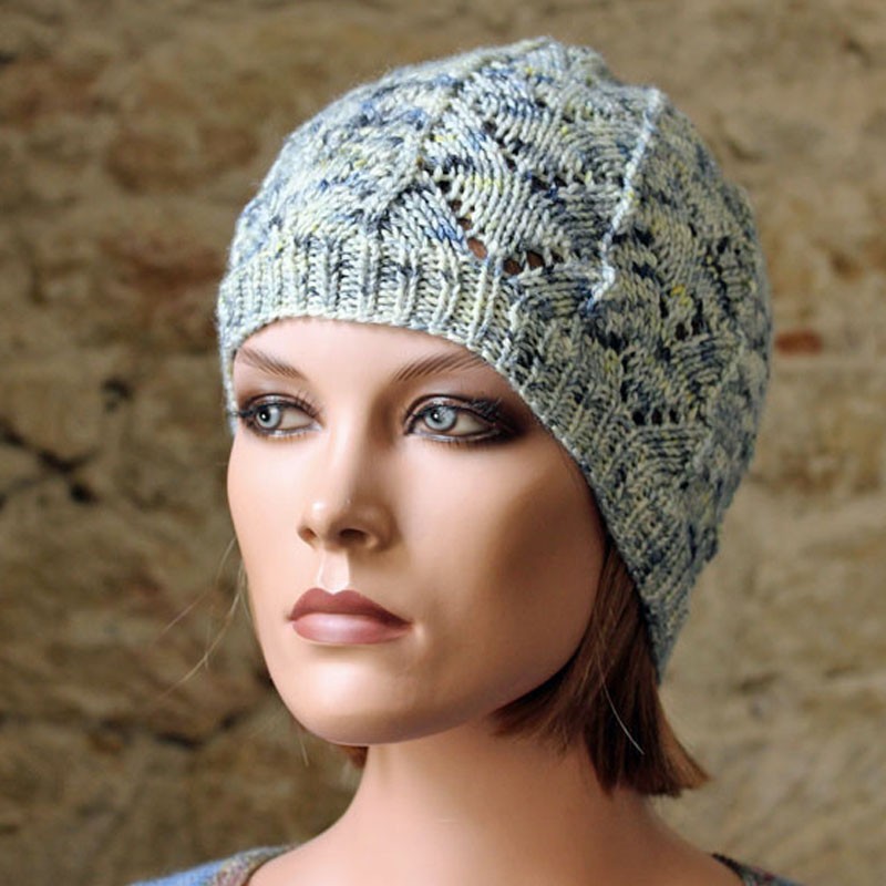 Bonnet en laine au tricot dentelle, kit à tricoter Laine Select